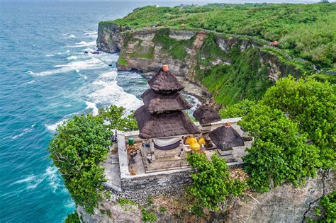 Legends and Lore: The Mysterious Curse of Uluwatu Temple